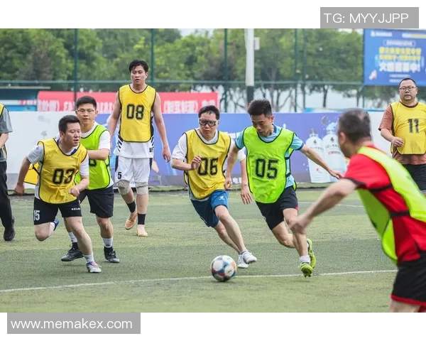 成都足球队的团队协作揭秘：如何在绿茵场上实现完美配合与默契合作